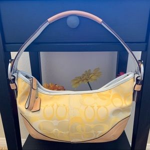 🌼Coach Yellow Soho Signature Hobo 🌼